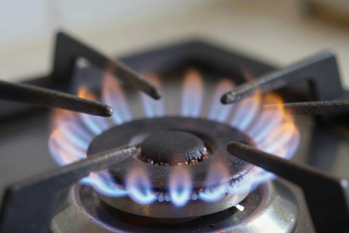 I fornelli non si accendono o hanno una fiamma debole? Ecco come pulire i bruciatori a gas